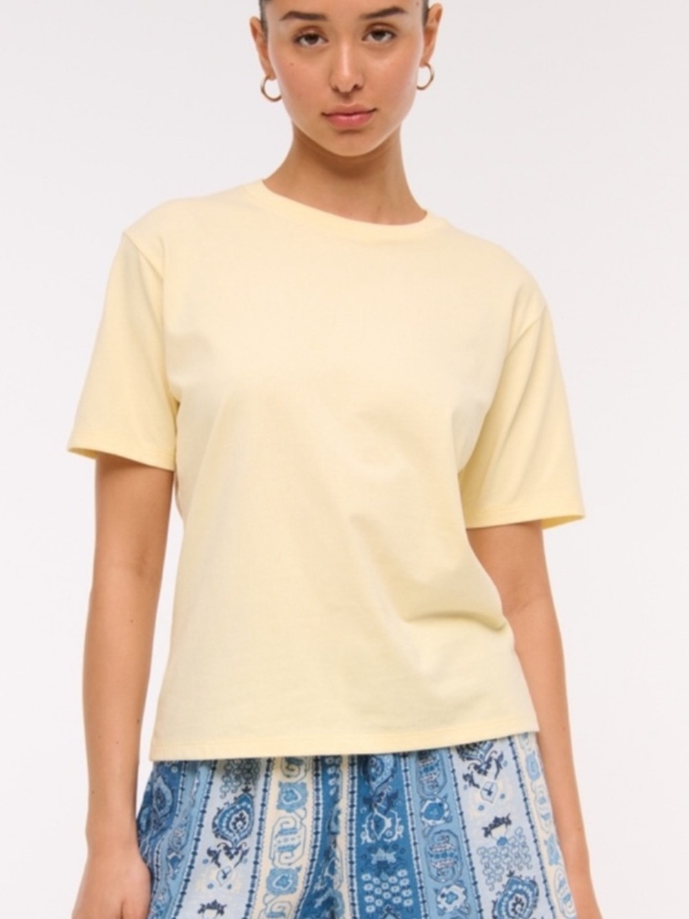 Abercrombie Butter Yellow Skimming Tee Medium